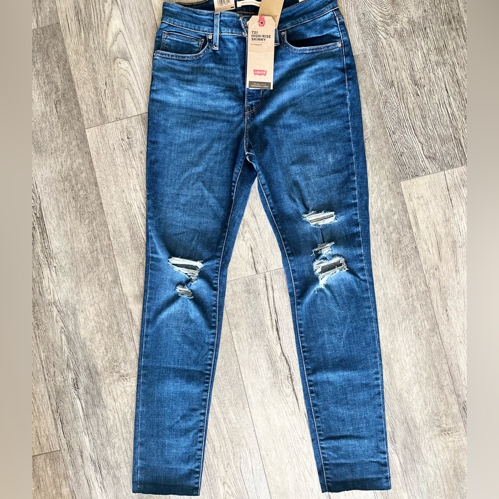 Levi's 721 High-Rise Skinny Jeans